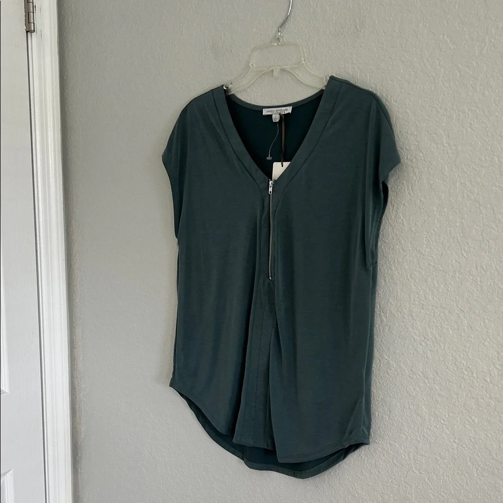 Green Envelope Dark Green V-Neck Blouse - Picture 2 of 8